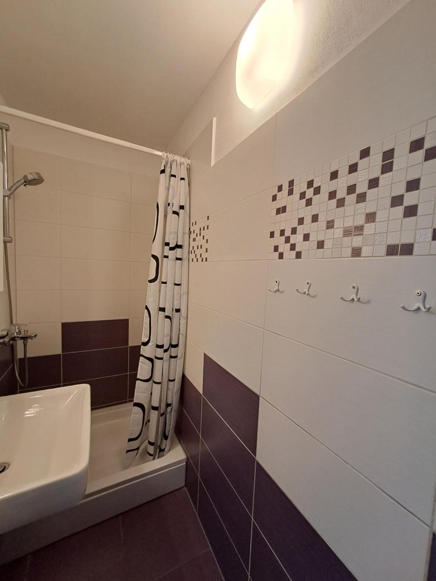 Greta Apartman Vrbnik Kültér fotó